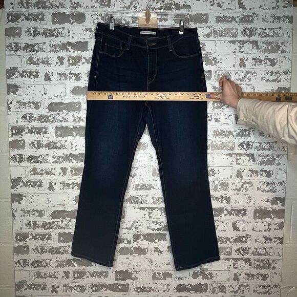 Levis | women dark wash 505 straight denim jeans - Picture 4 of 9